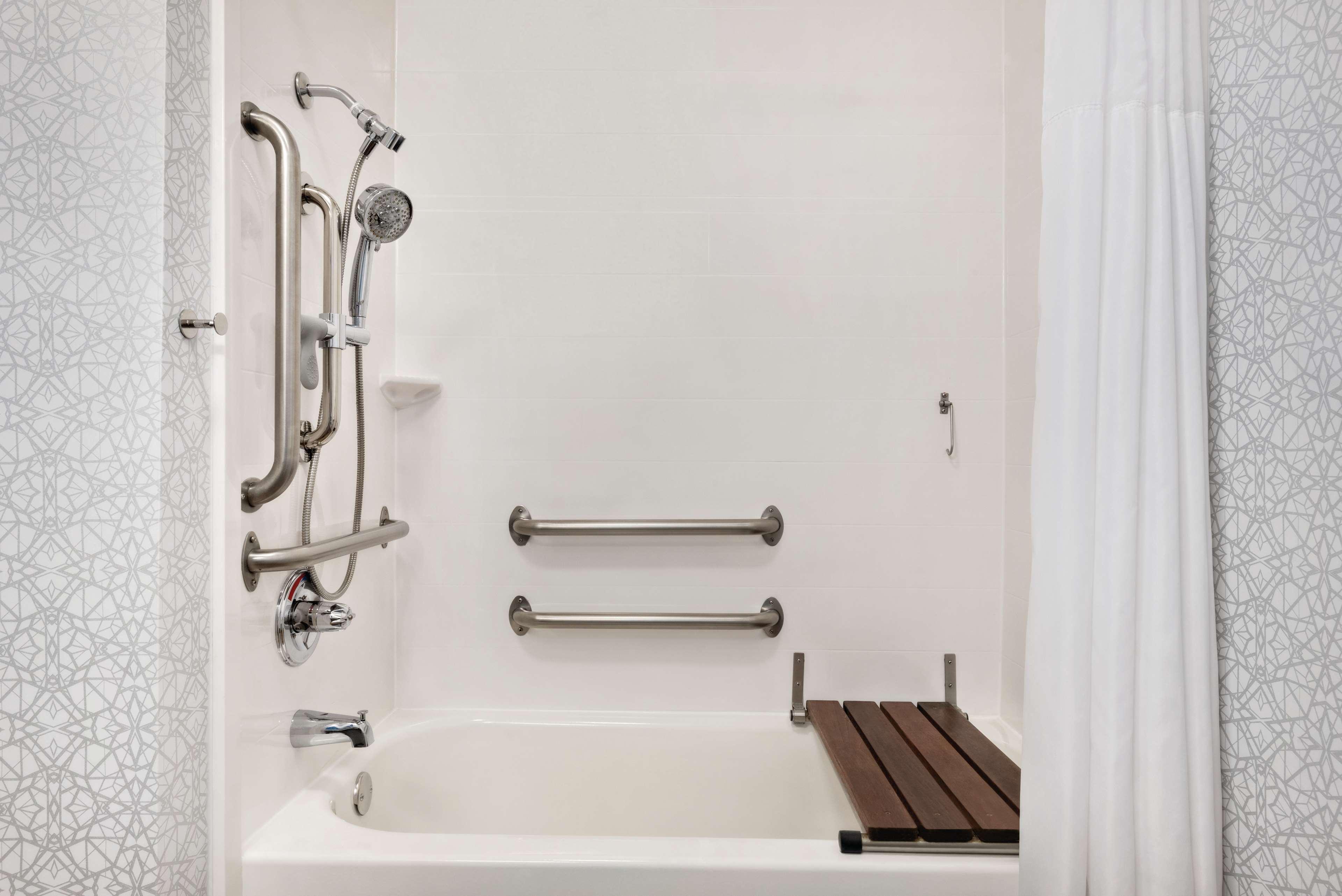 Hampton Inn & Suites Fort Wayne-North Buitenkant foto